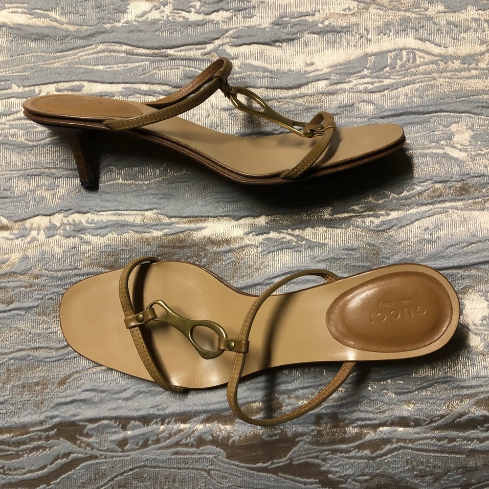 USED GUCCI LEATHER SLIDES SIZE 7B